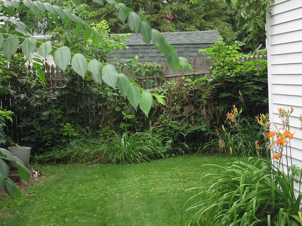 2nd image of 526 E Main St