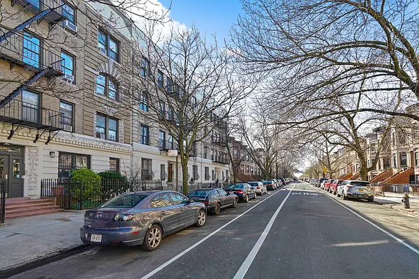 Sold by Avenue Sotheby's International Realty | media 9