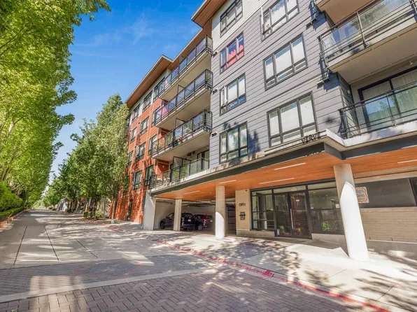 13931 Fraser Hwy #112, Surrey, BC V3T 4E6