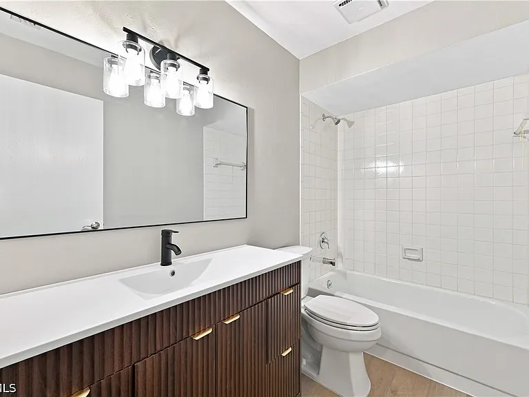 903 SE 20th Ct — Photo 30