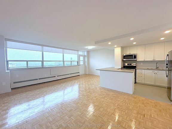 2nd image of 12 Rockford Rd #Penthouse 05