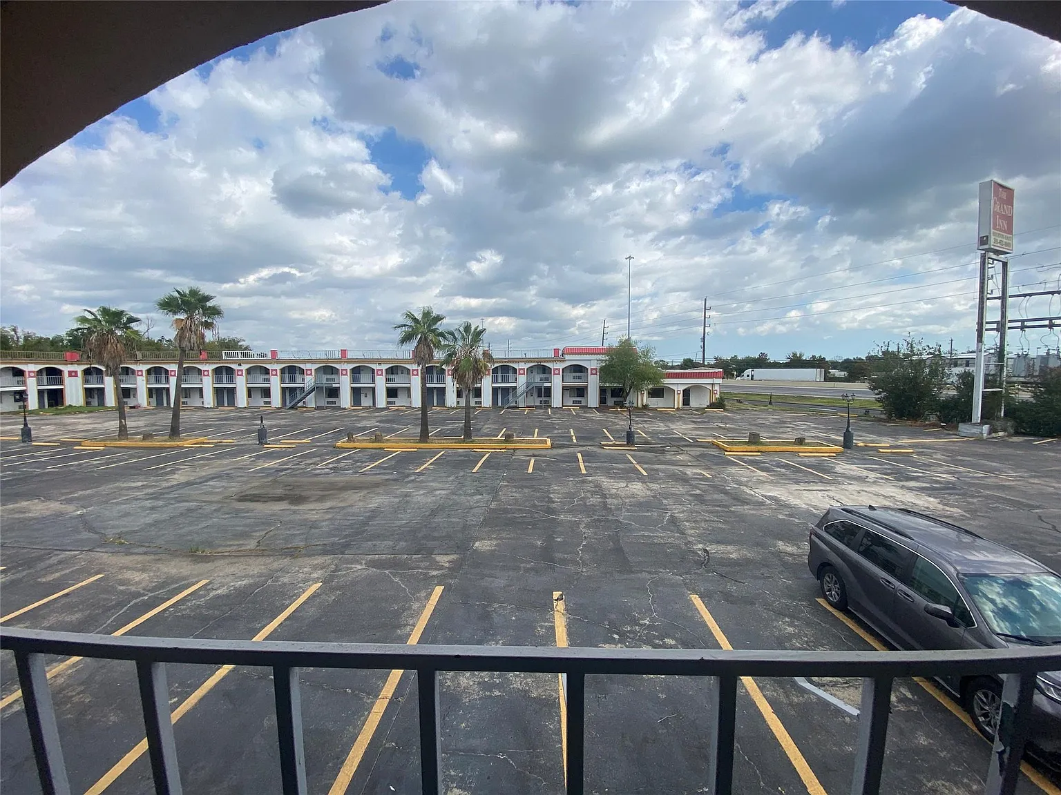 1 bed, 1.0 bath, $550 — Photo 2