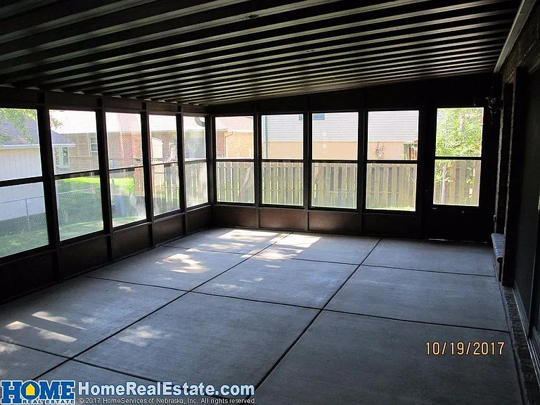 1501 Dodge St — Photo 2