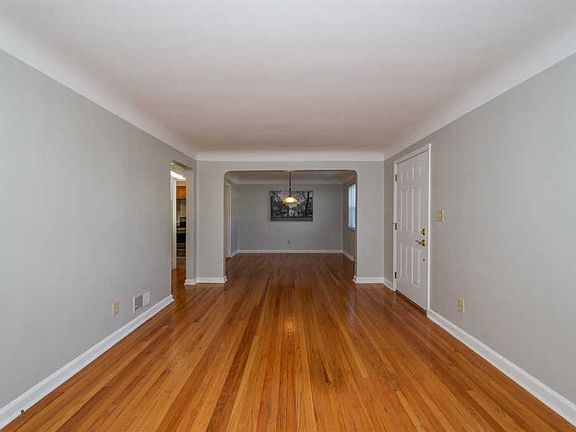 3rd image of 3841 Malaer Dr