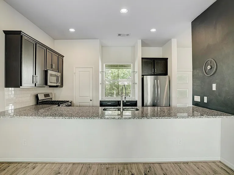 3413 Omega St — Photo 4