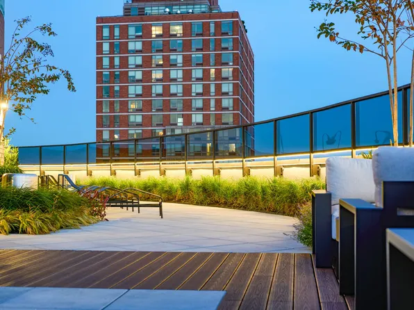 175 East 96th Street image 10 of 27