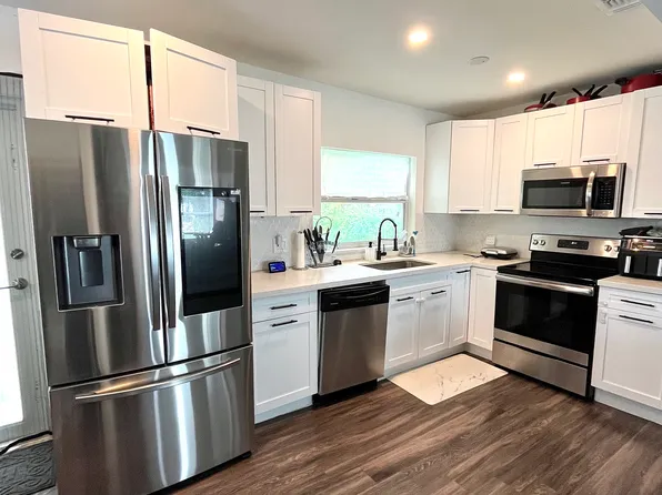 919 NW 66th St, Miami, FL 33150