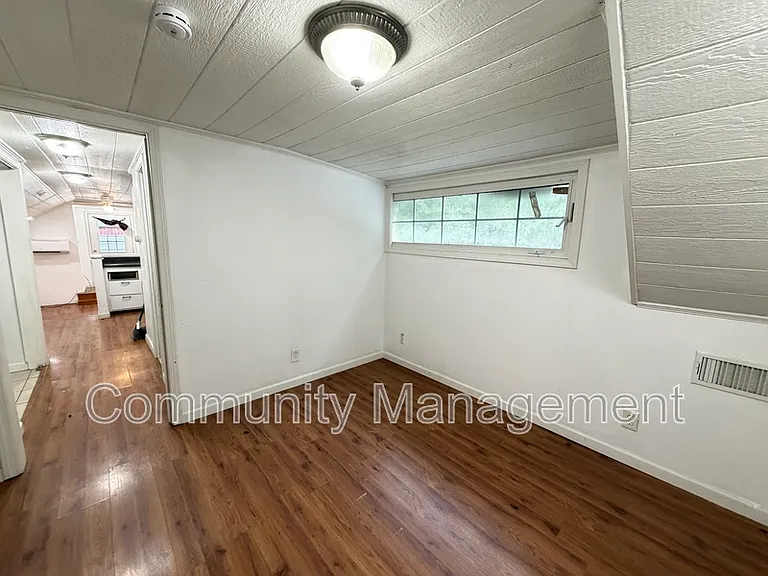 18819 Greenwell Springs Rd #D4 — Photo 10
