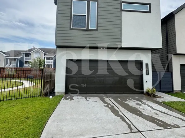 18342 W Centro Cir, Shenandoah, TX 77385