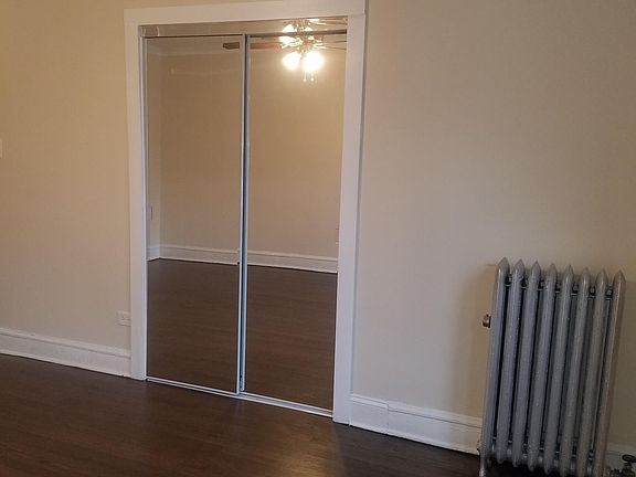 4th image of 3602 W Sunnyside Ave