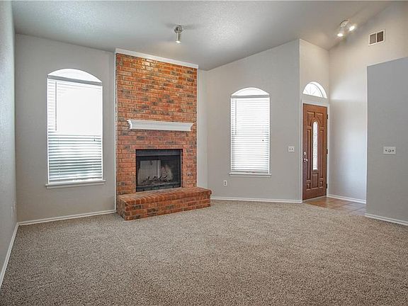 5th image of 401 Crestland Dr