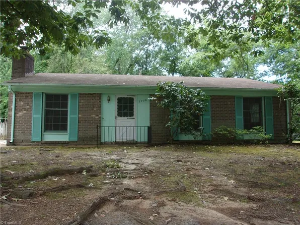 2706 Miriam Ct, High Point, NC 27263