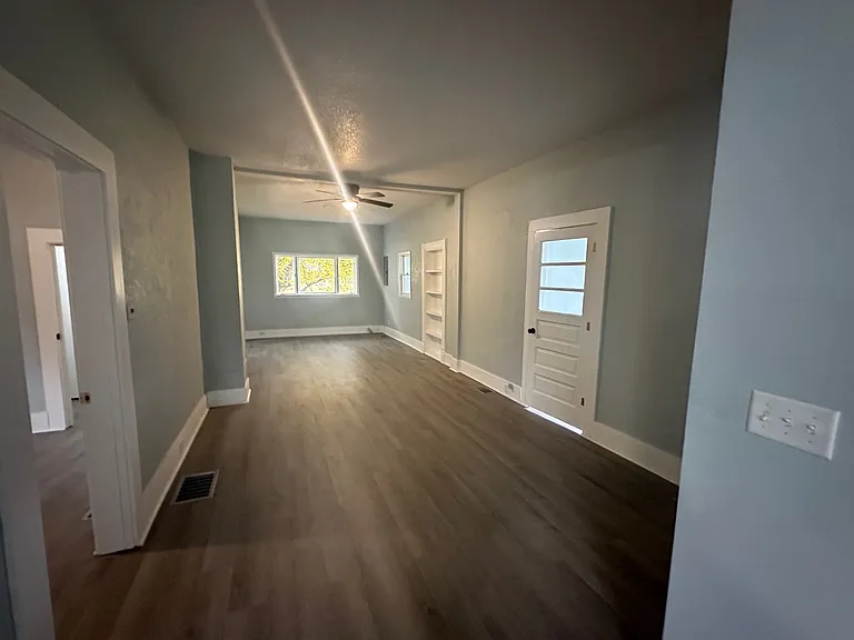 760 Eagle St — Photo 8