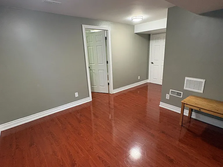 11 Naperton Dr — Photo 5