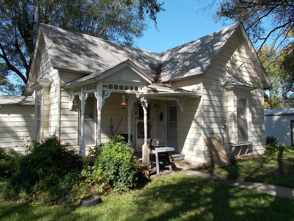 1st image of 807 S Olive St