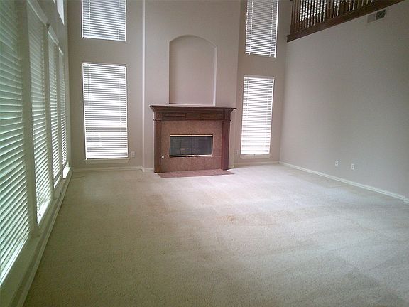 3rd image of 1613 Stone Crest Dr