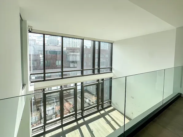 429 Kent Avenue image 11 of 25