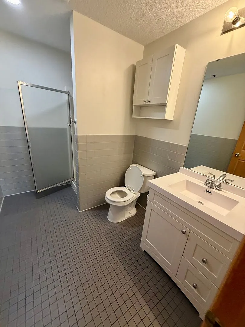 Landmark Square Apartments — Photo 4