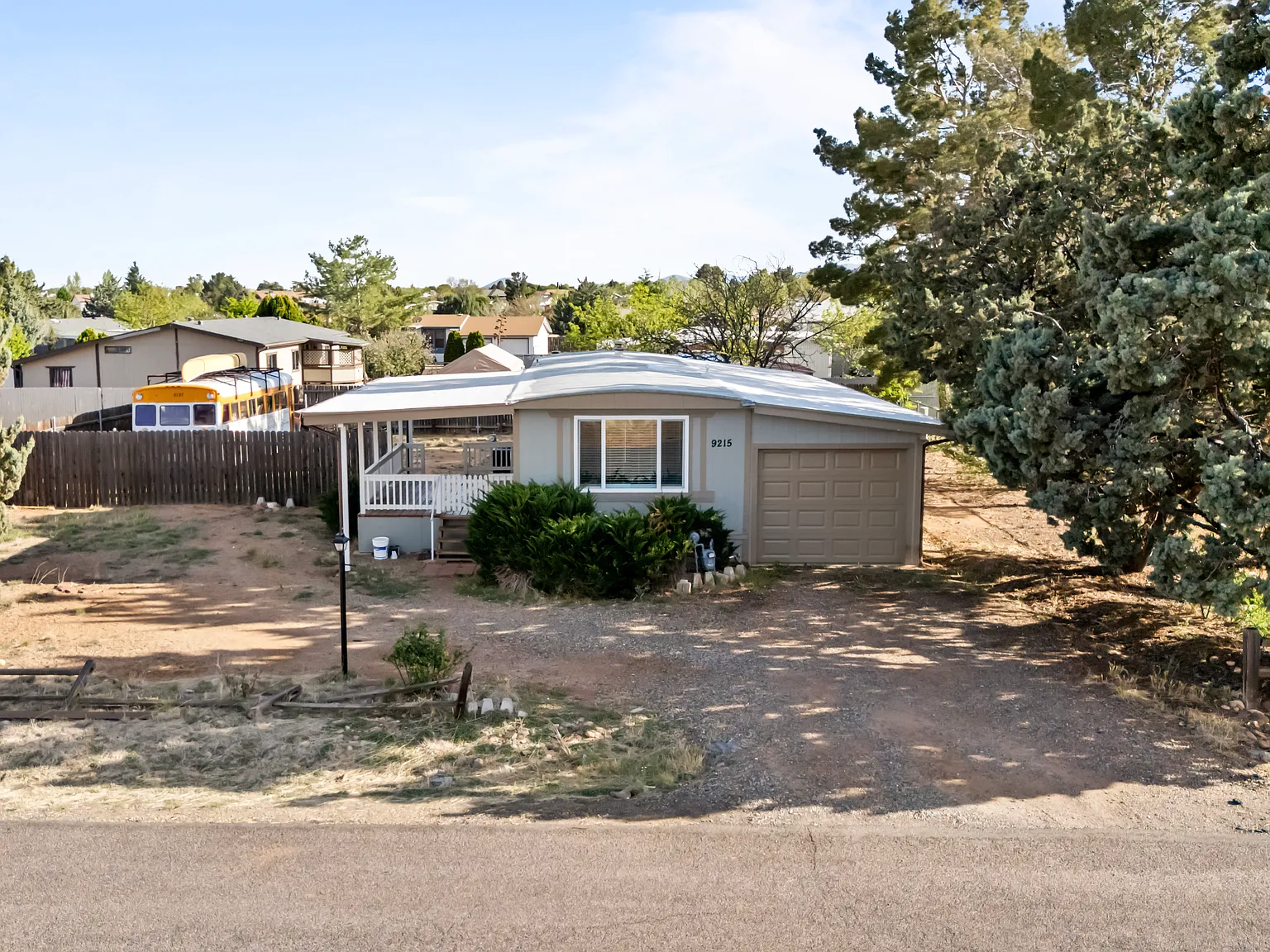 3 bed, 728 sqft, $1,850 — Photo 1