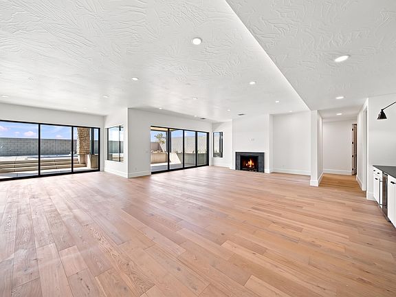 3rd image of 218 E Colima Rd #143