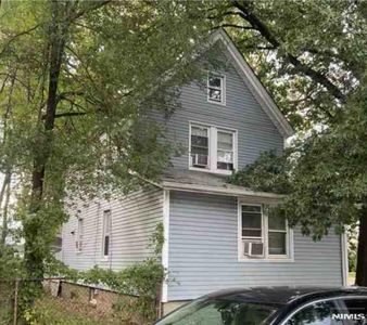 547 Church St, Ridgefield, NJ, 07657