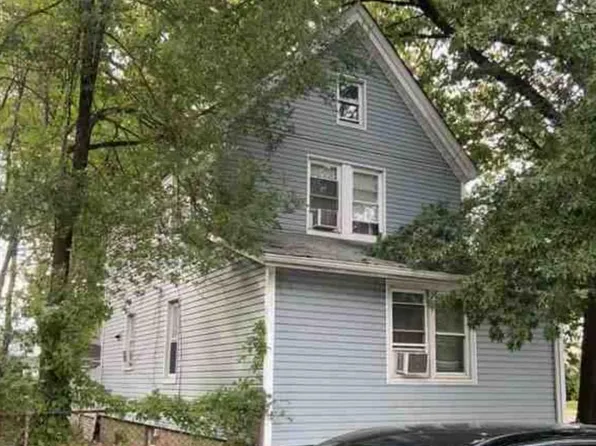 547 Church St, Ridgefield, NJ 07657