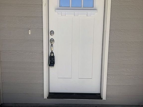 2nd image of 302 Riverwood Ct