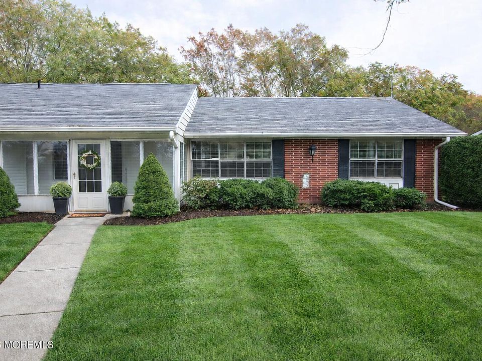 1st image of 463D Portsmouth Drive #1004