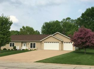 110 N Park Ct, West Union, IA 52175