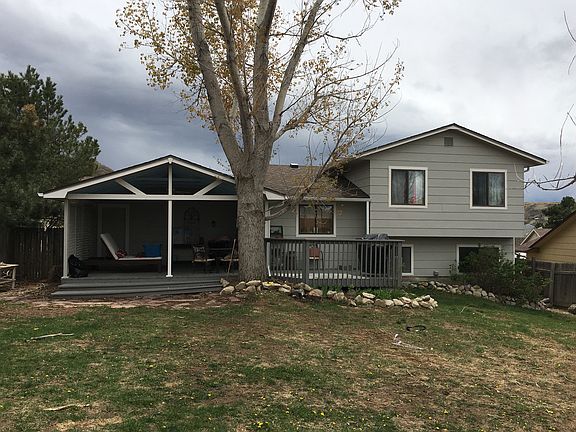 Huge 18'x18' covered deck