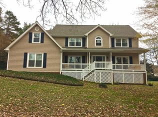 2816 Deerfield Rd, Ooltewah, TN 37363