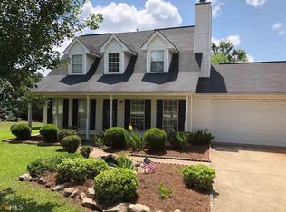 35 Dogwood Lakes Dr, Hampton, GA 30228