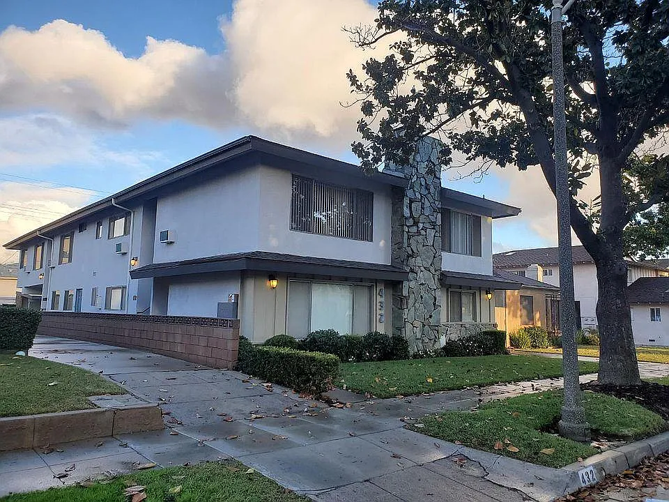 432 North Monterey Street — Photo 2