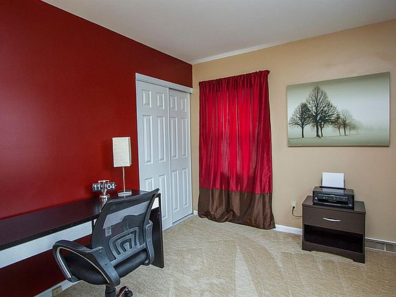 3rd image of 432 Viscount Dr
