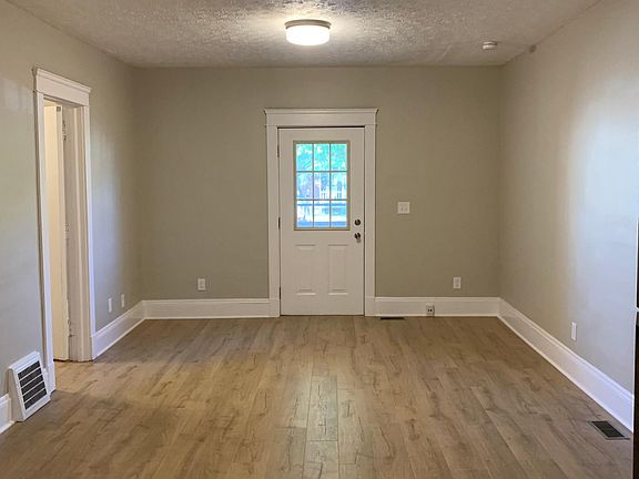 3rd image of 843 Jefferson Ave APT 2