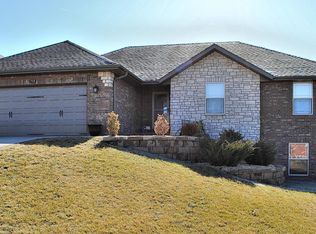 712 E Mining Camp Rd, Nixa, MO 65714