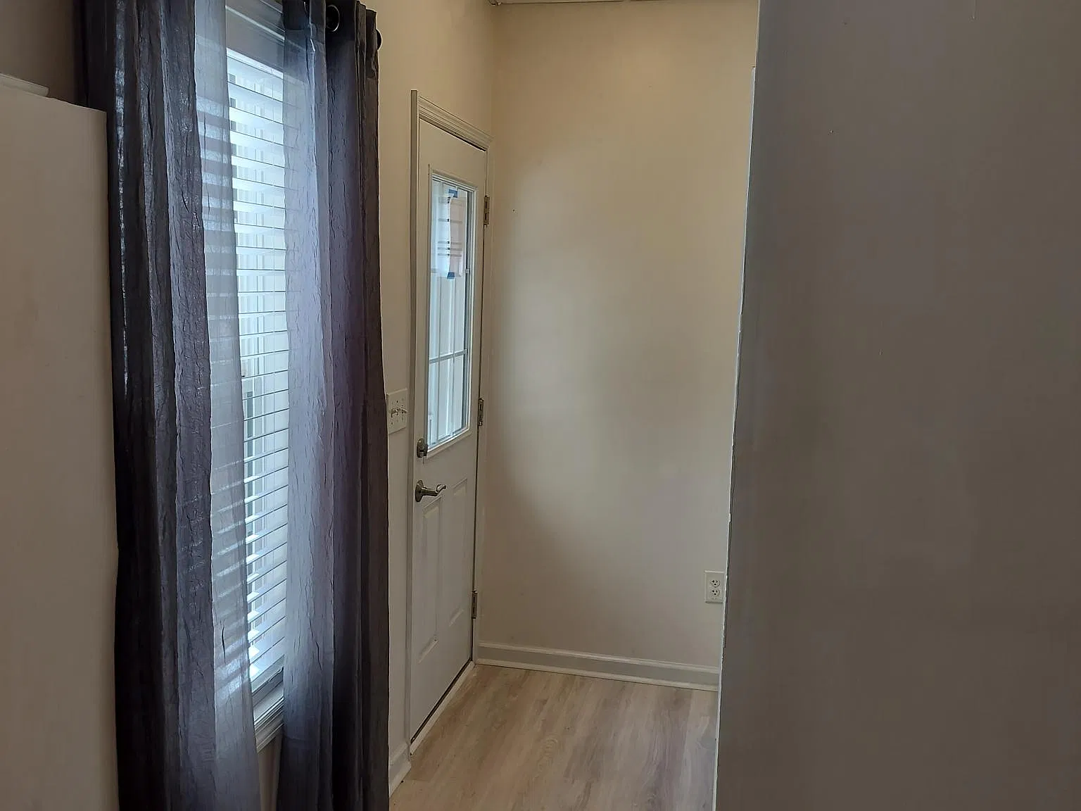 1 bed, 410 sqft, $1,200 — Photo 4