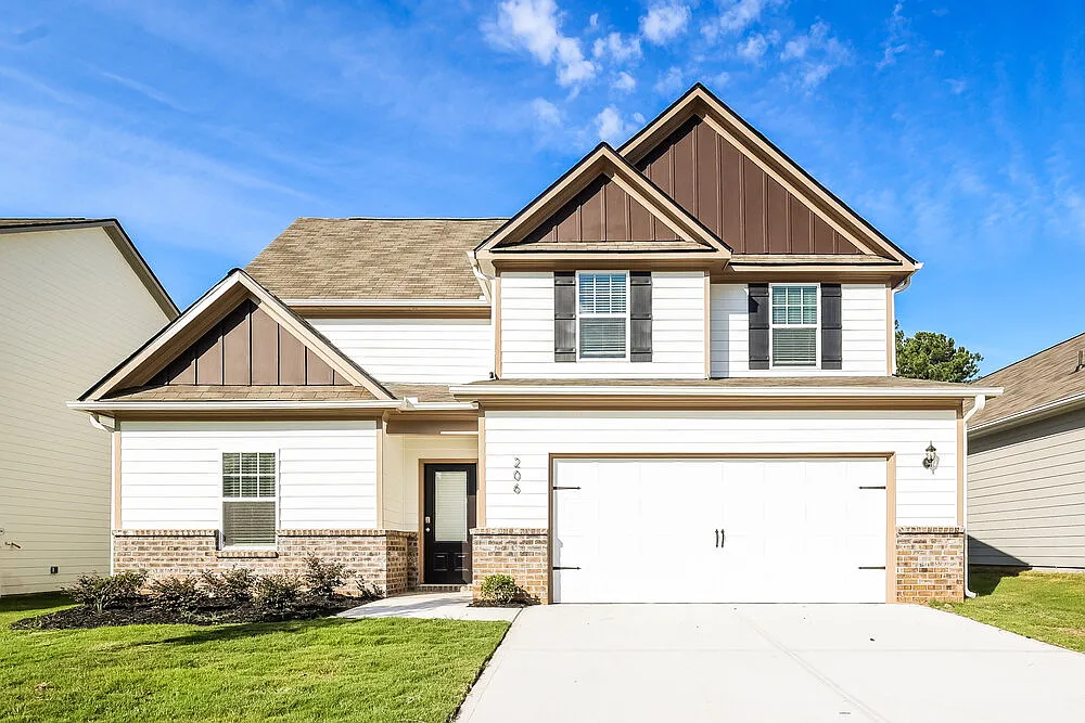 4 bed, 2.5 bath, 2231 sqft, $2,300 — Photo 1