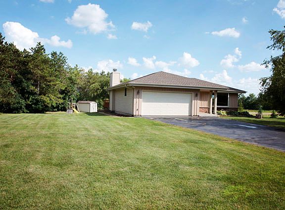 5th image of N127W18933 Dandee Dr