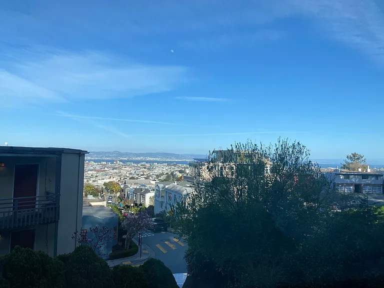 694 Corbett Ave — Photo 1