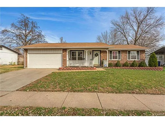 913 Oriental Dr photo 1
