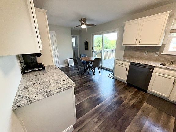 4th image of 877 Trails End Dr