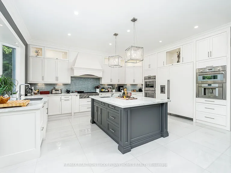 30 Bernadotte Dr — Photo 17