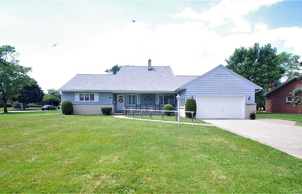 1st image of 40 Lynndon Ln