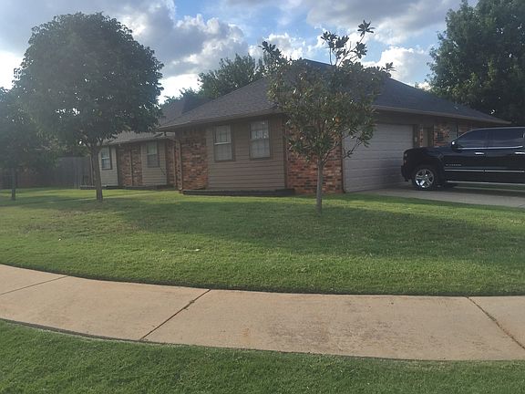 3rd image of 1113 NE 19th St