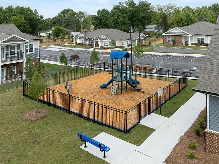 Edgewood Place — Photo 16