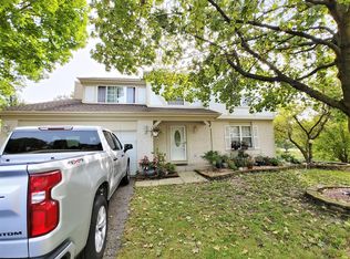 402 Harbor Dr, Carpentersville, IL 60110