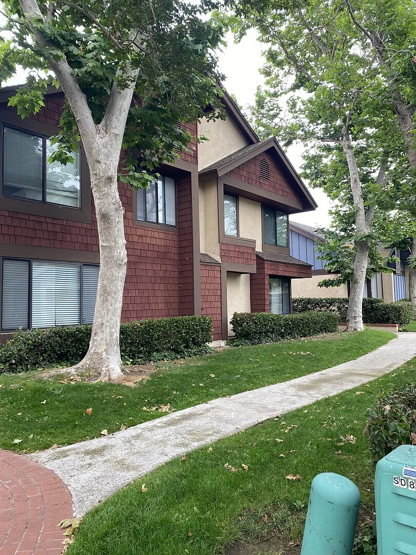 3bdr 2.5bth - Bright - Spacious Townhome-Pool — Photo 1