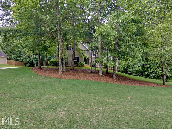 3rd image of 45 Chapman Oak Dr