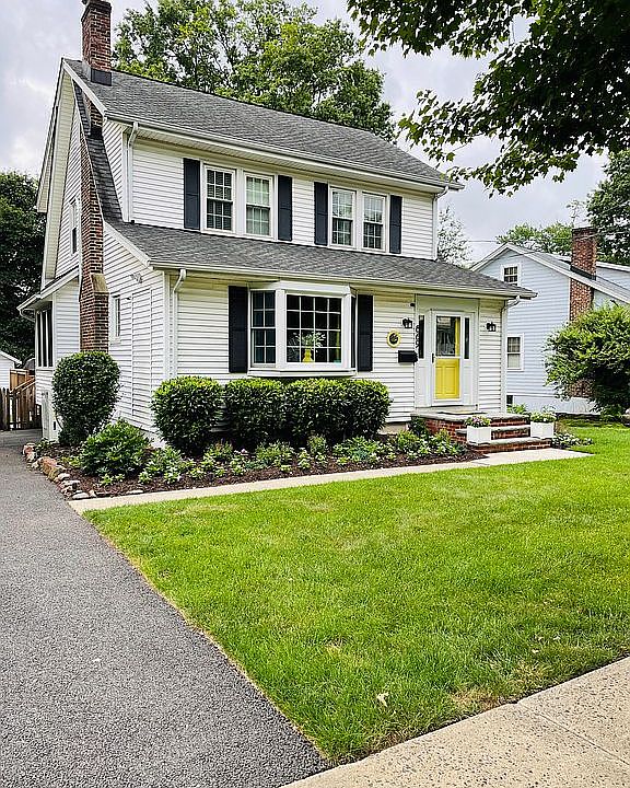 2nd image of 869 Dorian Rd